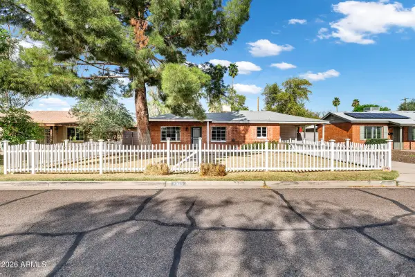 2842 E Cheery Lynn Road, Phoenix, AZ 85016