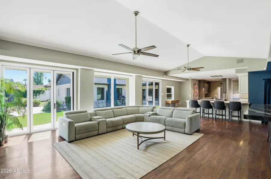 2939 N Manor Drive W, Phoenix, AZ 85014 - #2