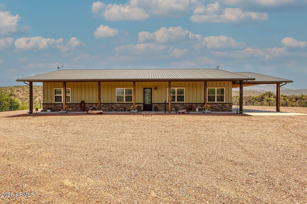 828 N Gun Creek Road, Jakes Corner, AZ 85541 - #1