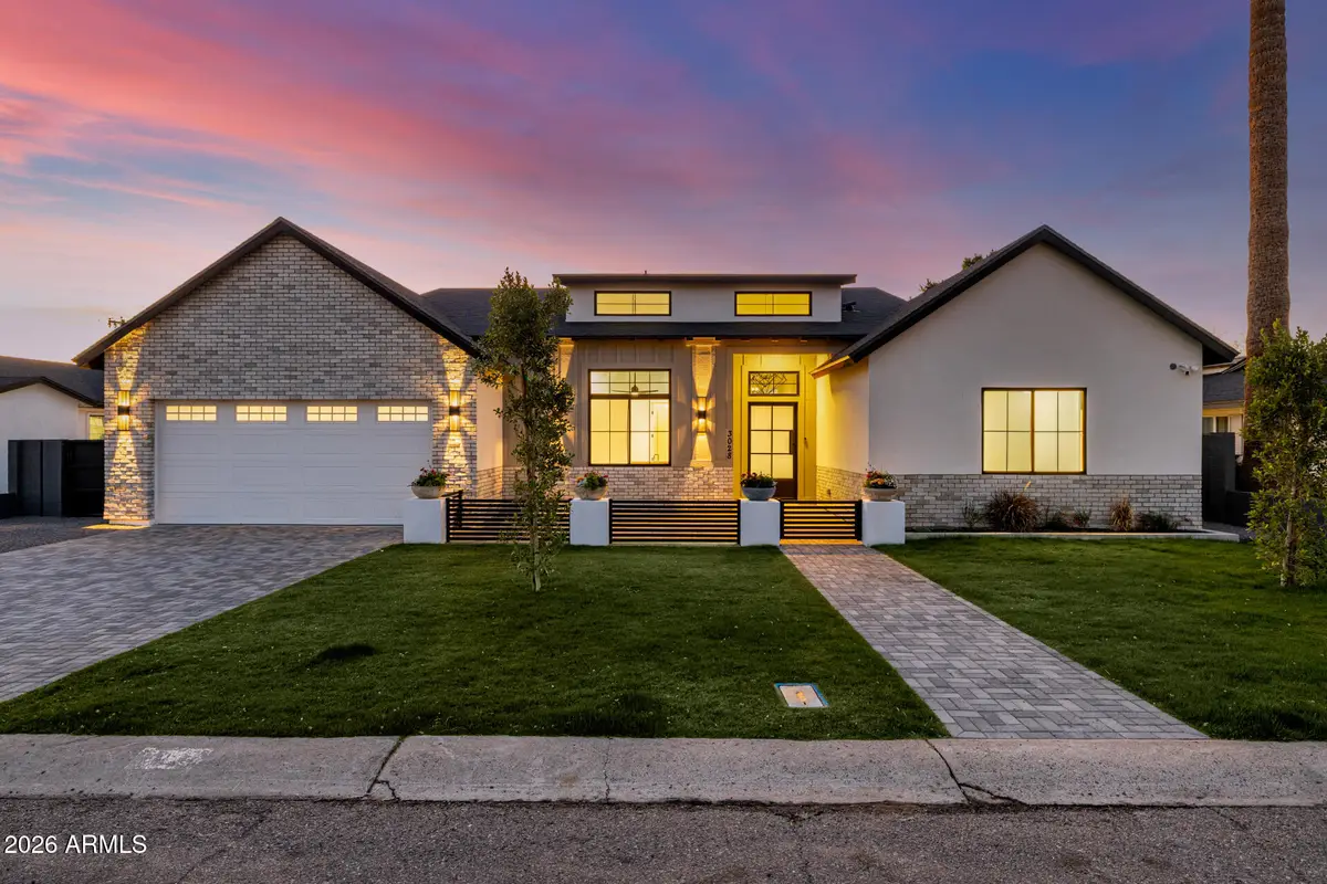 3028 N 47th Place, Phoenix, AZ 85018 - #1