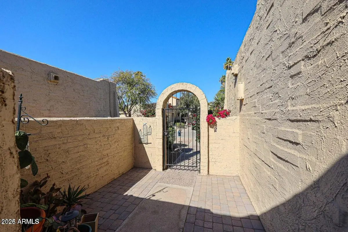 3013 W Phelps Road, Phoenix, AZ 85053 - #1
