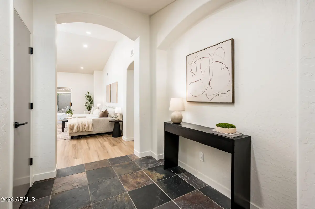 1033 E Hearne Way, Gilbert, AZ 85234 - #1