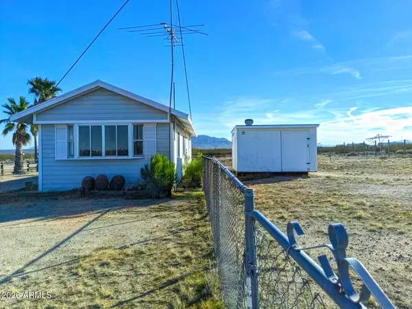 67292 Palm Drive, Salome, AZ 85348