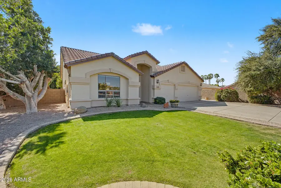 1102 S Sandstone Street, Gilbert, AZ 85296 - #3