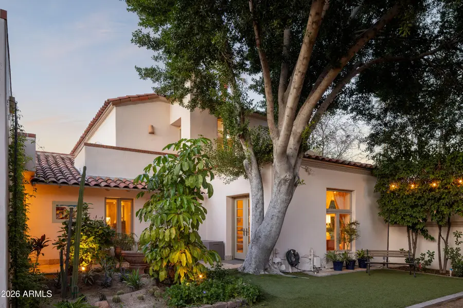 3042 N Manor Drive E, Phoenix, AZ 85014 - #2