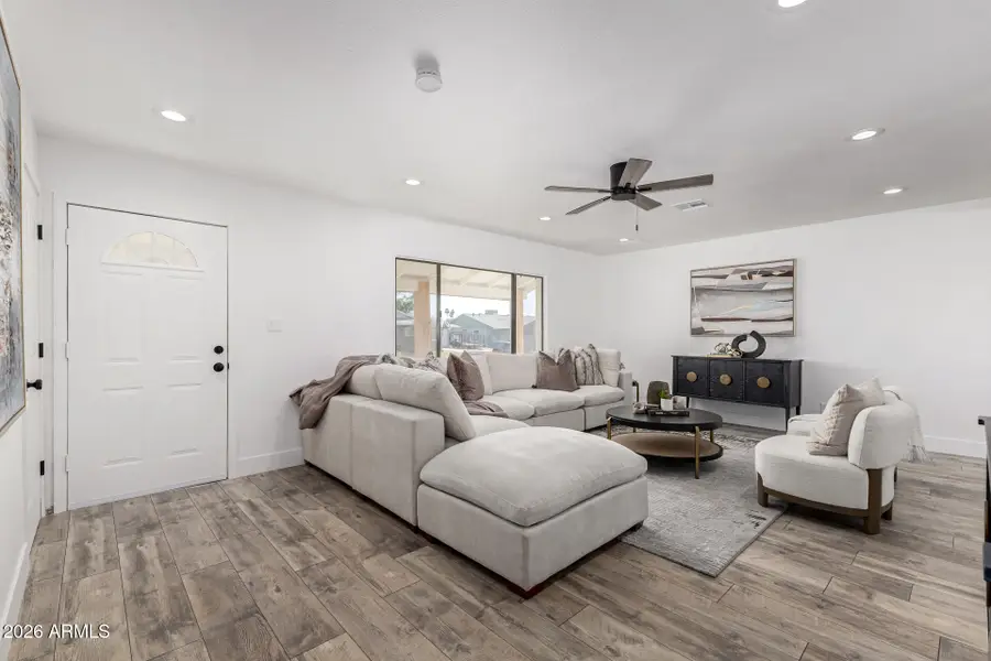 3802 W Mauna Loa Lane, Phoenix, AZ 85053 - #3