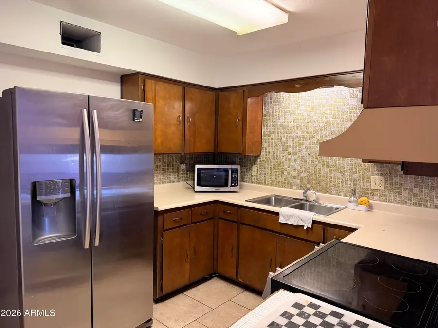 8423 N 55th Drive, Glendale, AZ 85302 - #2