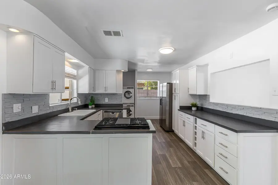 1807 E San Miguel Avenue, Phoenix, AZ 85016 - #2