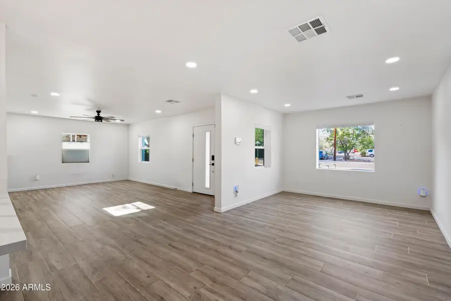 333 E Clarendon Avenue, Phoenix, AZ 85012 - #2