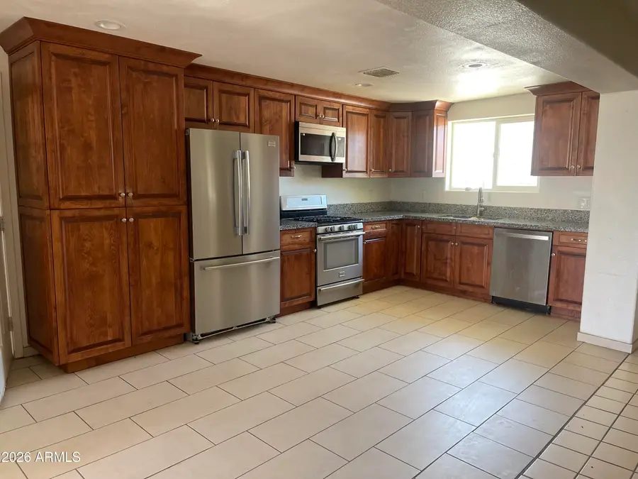 520 W Mcneil Street, Phoenix, AZ 85041 - #3