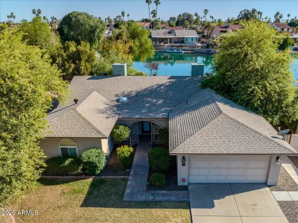 2533 W Laguna Azul Avenue, Mesa, AZ 85202