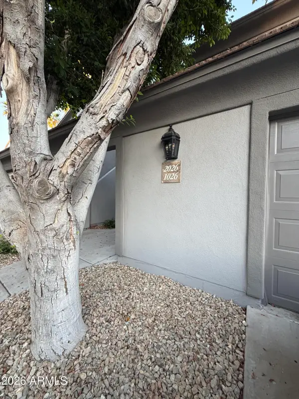 7401 W Arrowhead Clubhouse Drive #2026, Glendale, AZ 85308