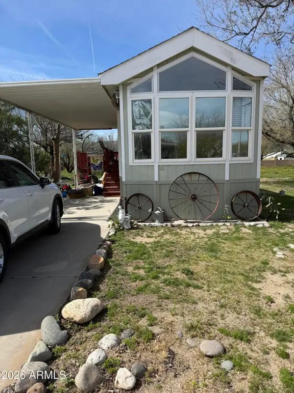 19500 E Gregory Street #35, Black Canyon City, AZ 85324