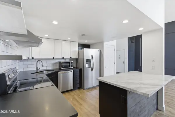 334 W Medlock Drive #C201, Phoenix, AZ 85013