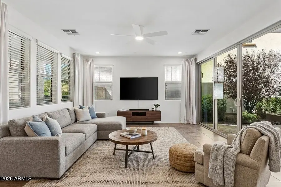 922 S Agnes Lane, Gilbert, AZ 85296 - #3