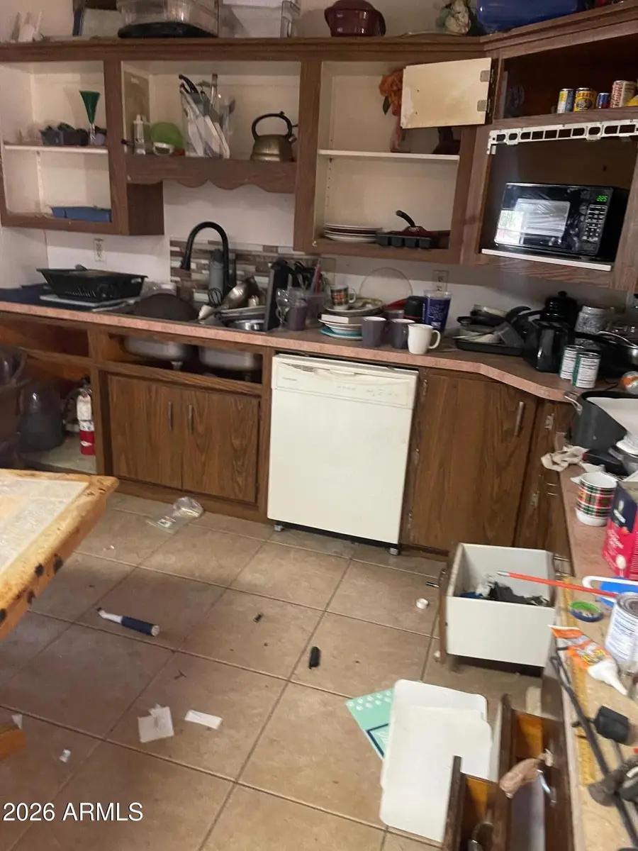 3401 W Saint Moritz Lane, Phoenix, AZ 85053 - #3