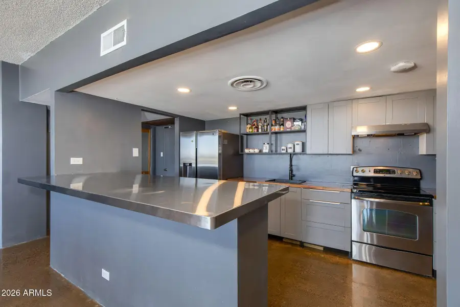 207 W Clarendon Avenue W #E16, Phoenix, AZ 85013 - #3