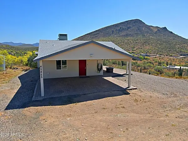 42825 N 17th Place, New River, AZ 85087