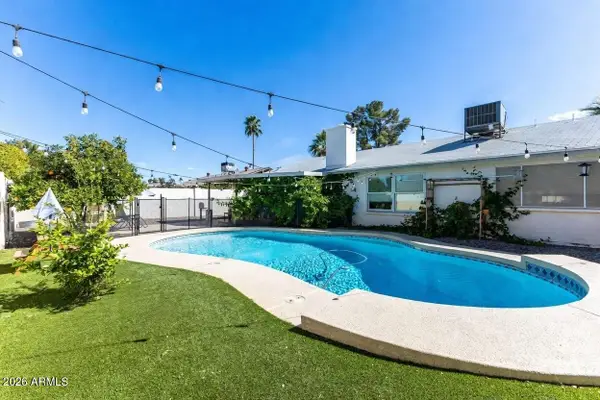 864 W Kilarea Avenue, Mesa, AZ 85210