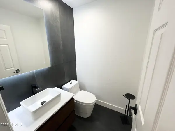 4047 W Whispering Wind Drive, Glendale, AZ 85310