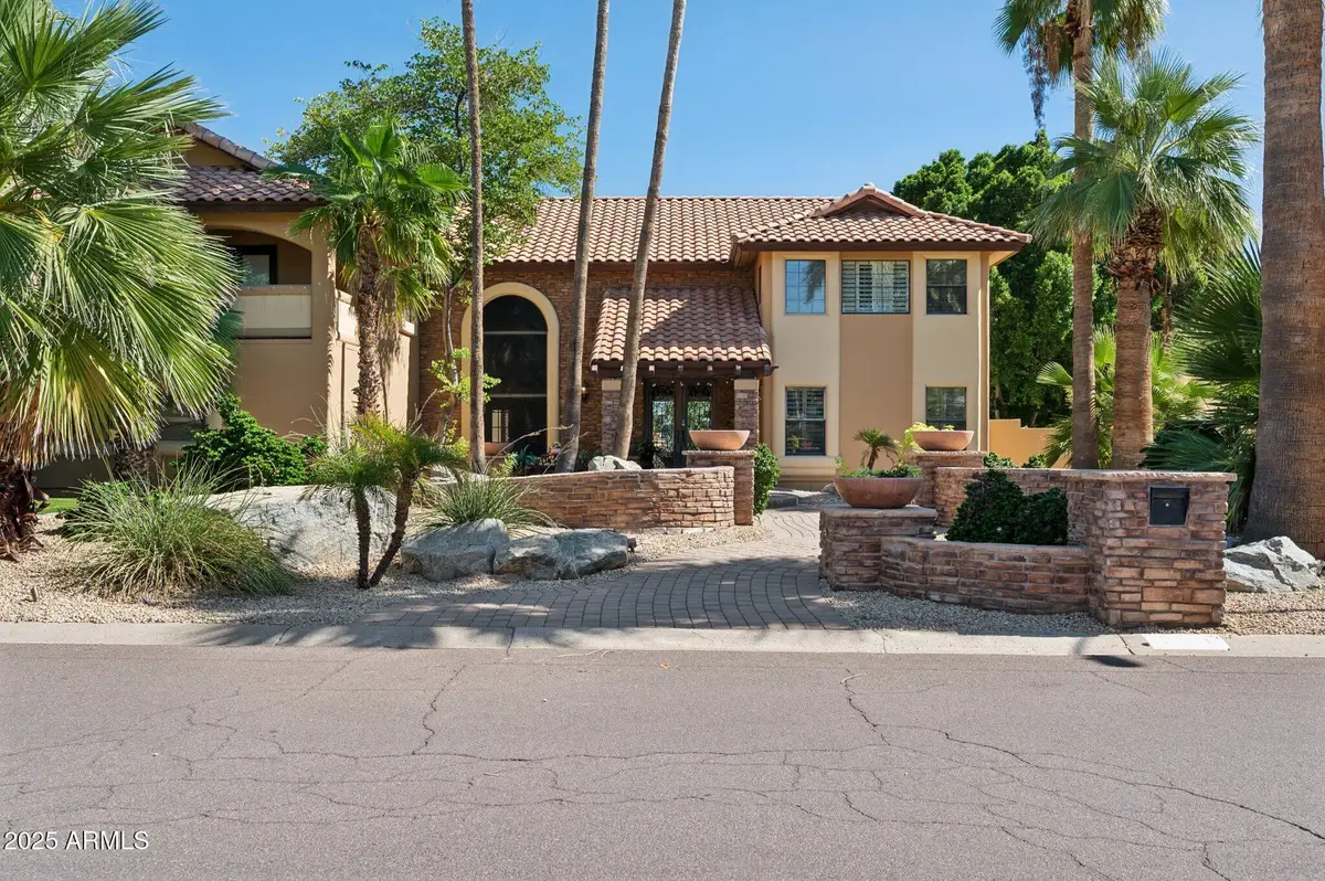 11621 S Blackfoot Drive, Phoenix, AZ 85044 - #1