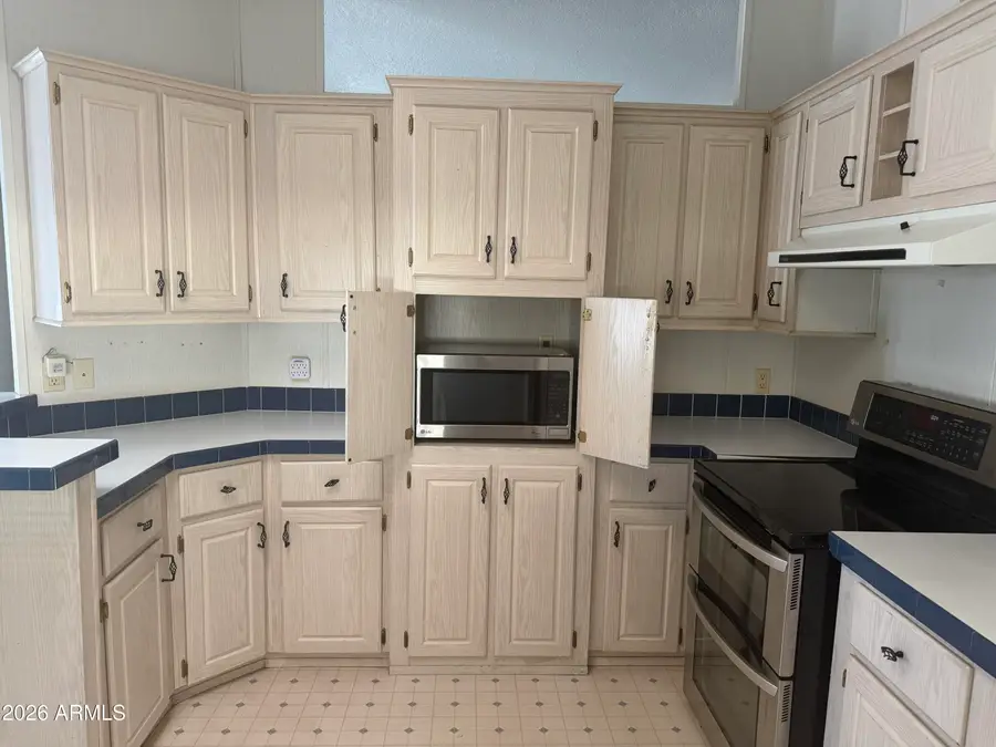 2208 W Baseline Avenue #102, Apache Junction, AZ 85120 - #3