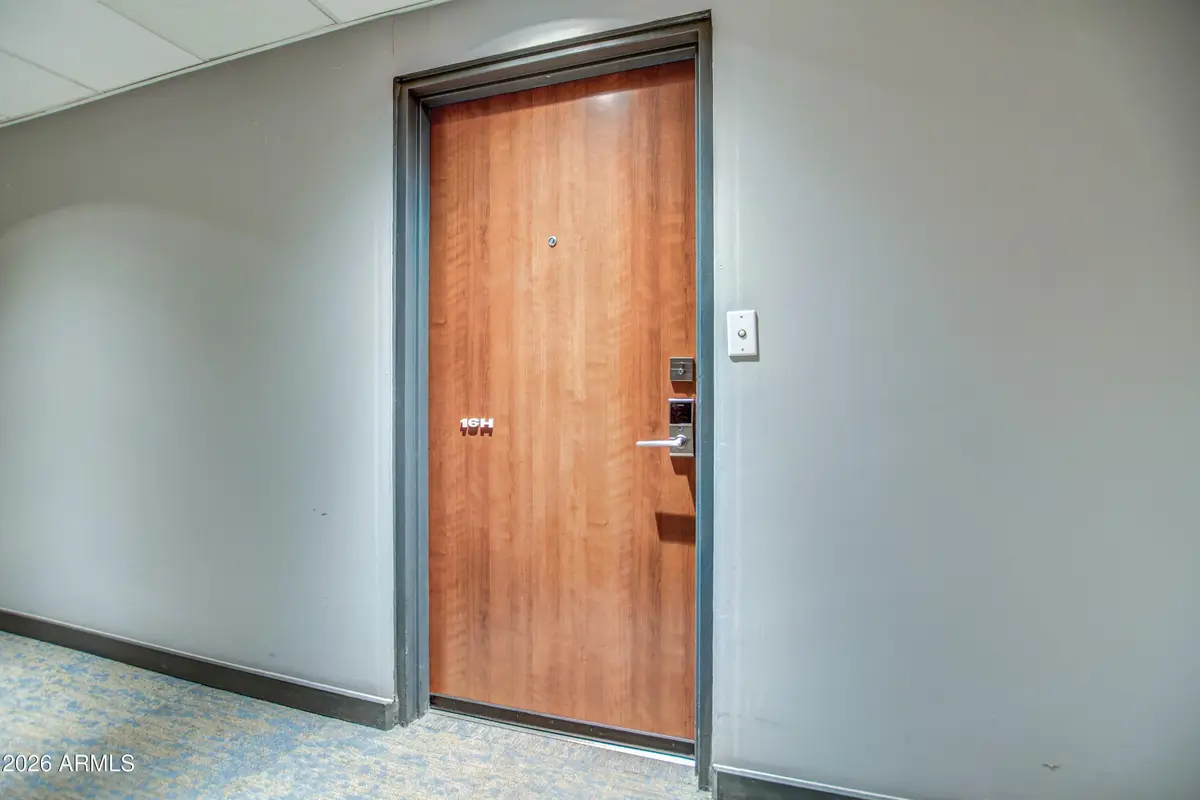 207 W Clarendon Avenue #H16, Phoenix, AZ 85013 - #1