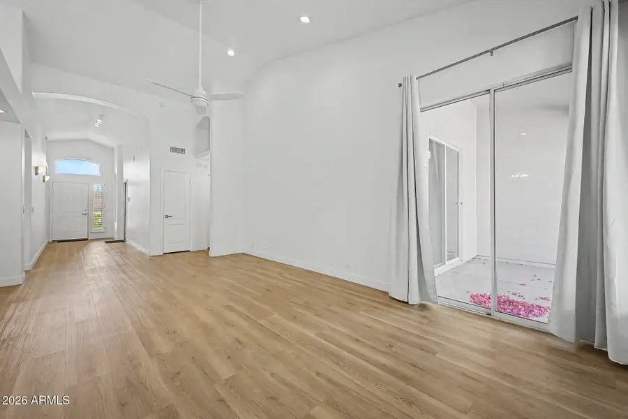 3326 N 42nd Street, Phoenix, AZ 85018 - #3