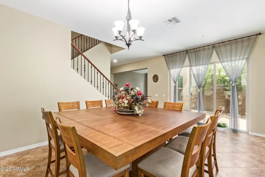 882 E Parkview Drive, Gilbert, AZ 85295 - #2