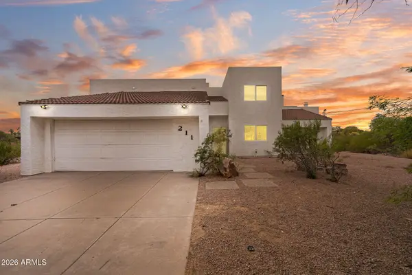 211 E Campo Desierto Road, Tempe, AZ 85288