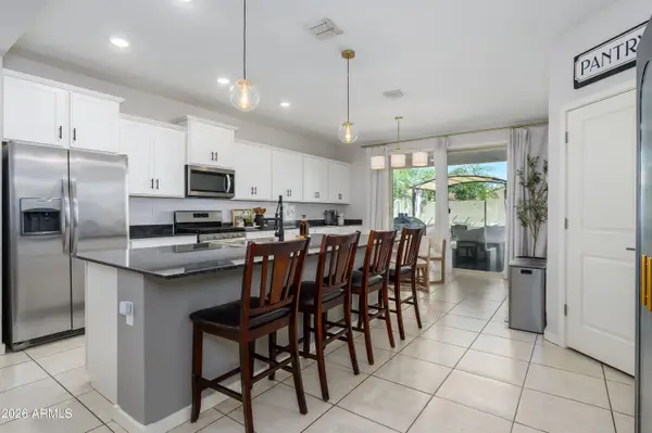 4240 W Coneflower Lane, San Tan Valley, AZ 85144