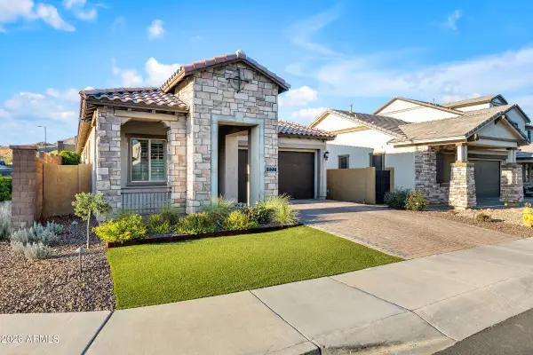 622 E Deer Creek Road, Phoenix, AZ 85048