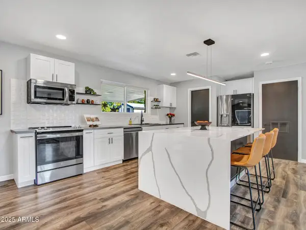 3010 E Yucca Street, Phoenix, AZ 85028