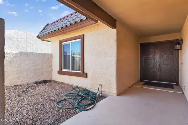 11609 S Maze Court, Phoenix, AZ 85044