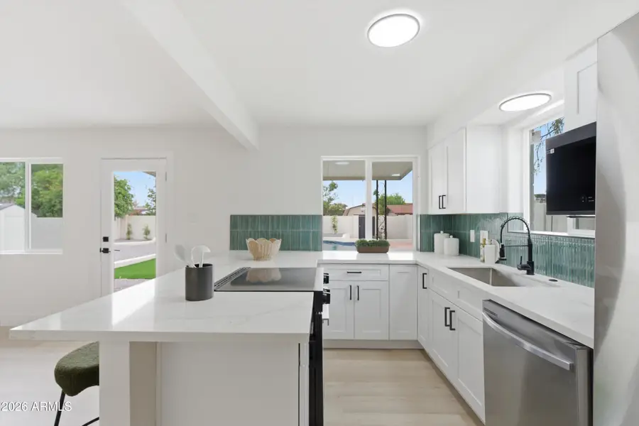 2211 W Windrose Drive, Phoenix, AZ 85029 - #2