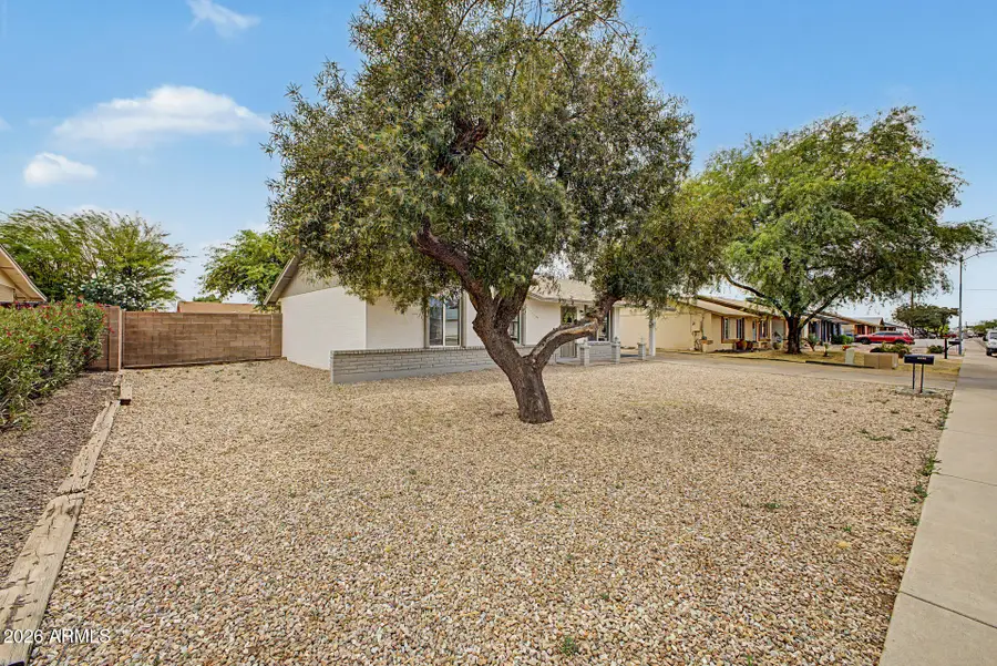 1425 W Wickieup Lane, Phoenix, AZ 85027 - #2