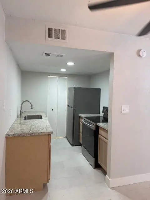 4250 N 68th Avenue, Phoenix, AZ 85033