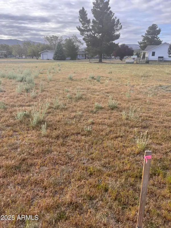 18494 S Joseph Hodge Road #5, Peeples Valley, AZ 86332