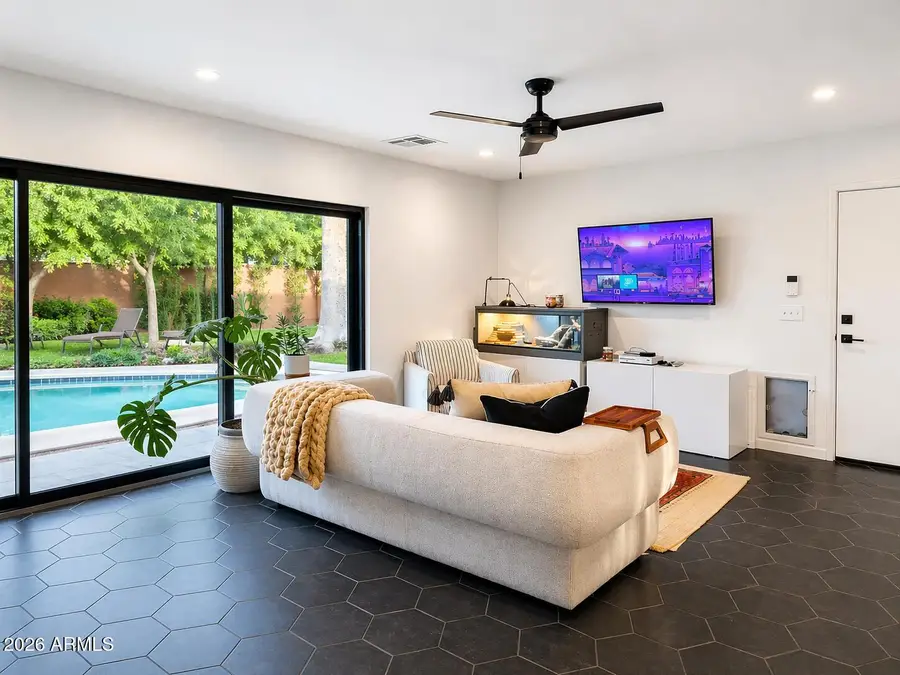 5629 N 8th Drive, Phoenix, AZ 85013 - #3