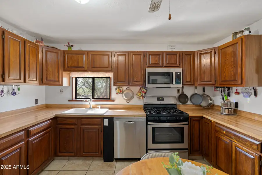 8264 E Dakota Road, Hereford, AZ 85615 - #3