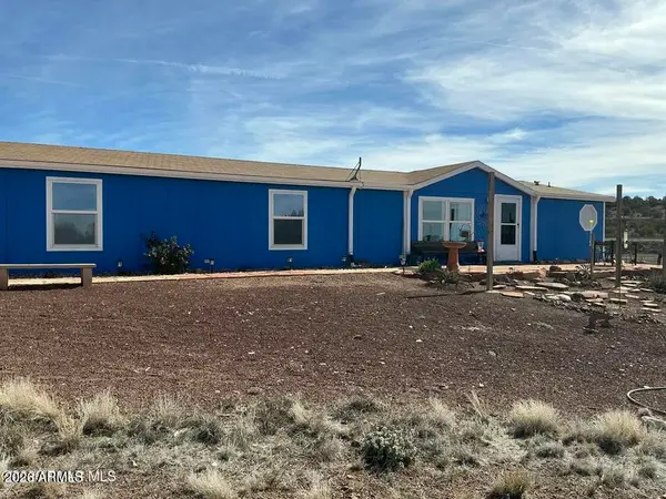 1505 W Bernadines Way, Ash Fork, AZ 86320