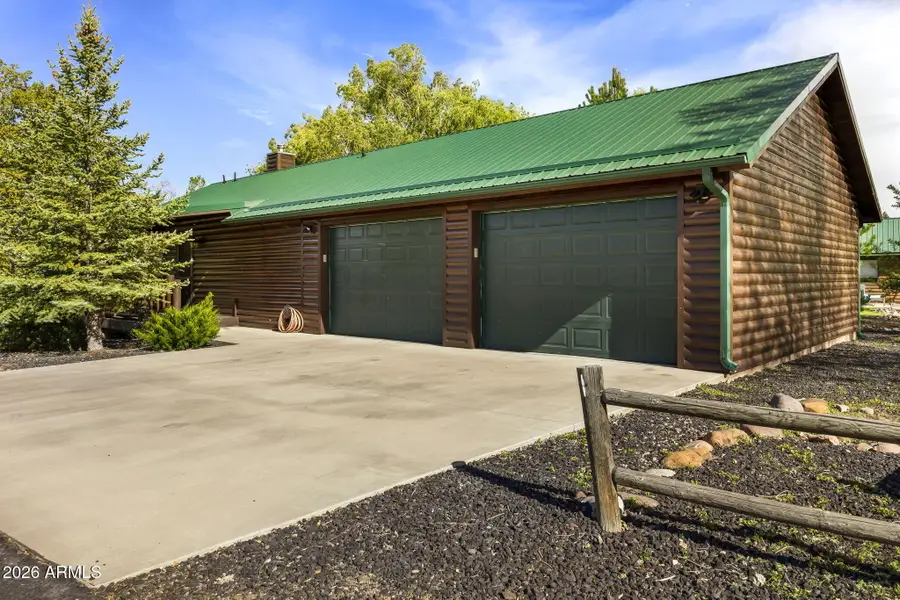 2337 Buffalo Loop N, Overgaard, AZ 85933 - #2
