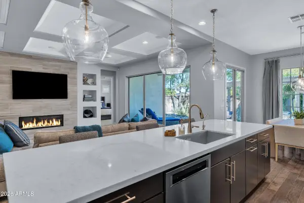 3880 E Horseshoe Place, Chandler, AZ 85249