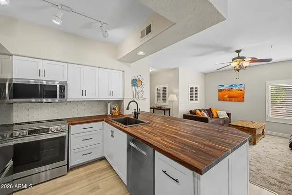 7401 W Arrowhead Clubhouse Drive #2068, Glendale, AZ 85308