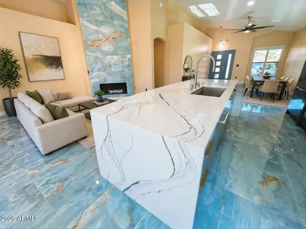8709 E Gail Road, Scottsdale, AZ 85260