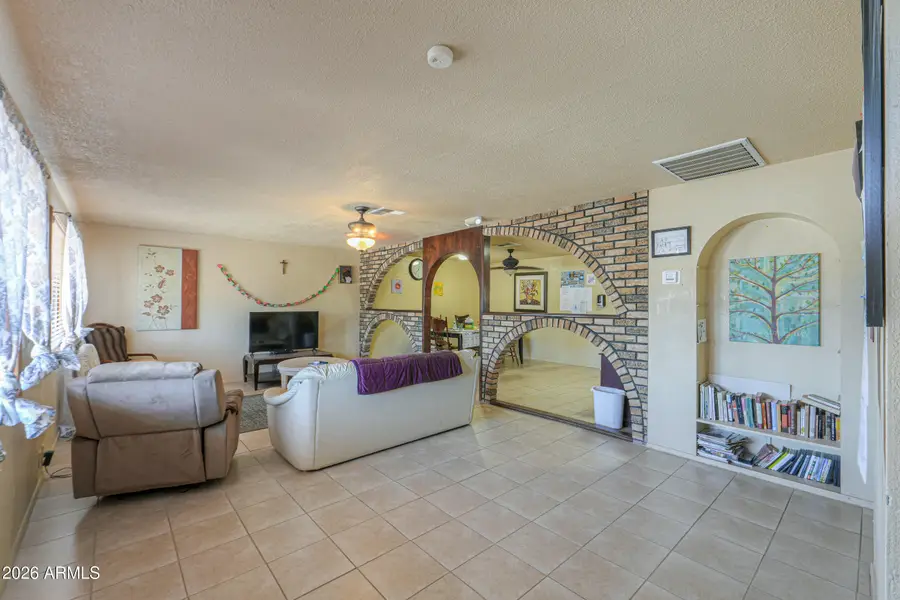 406 W 11th Street, Eloy, AZ 85131 - #2