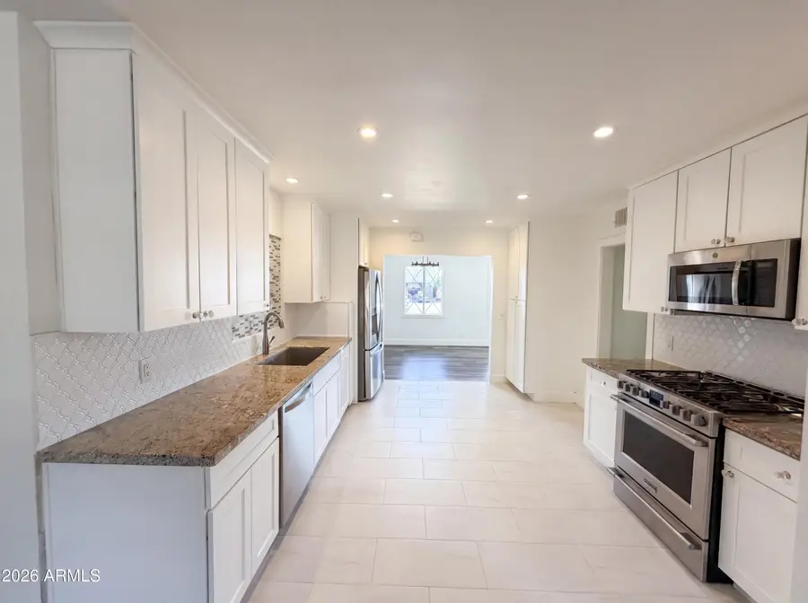 2402 W Anderson Avenue, Phoenix, AZ 85023 - #2