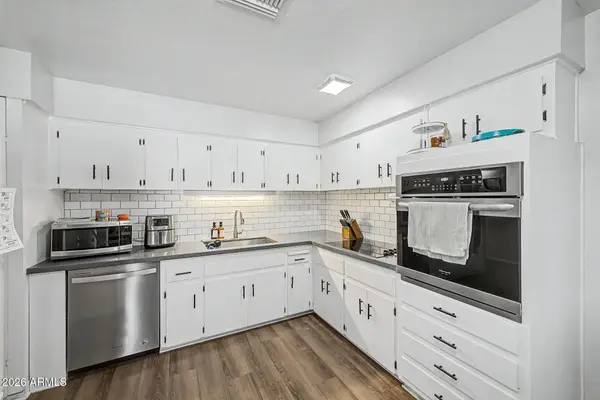 6107 W Keim Drive, Glendale, AZ 85301