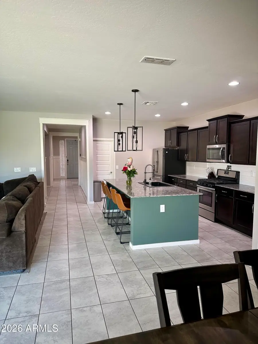 1041 W Glen Canyon Drive, San Tan Valley, AZ 85140 - #2