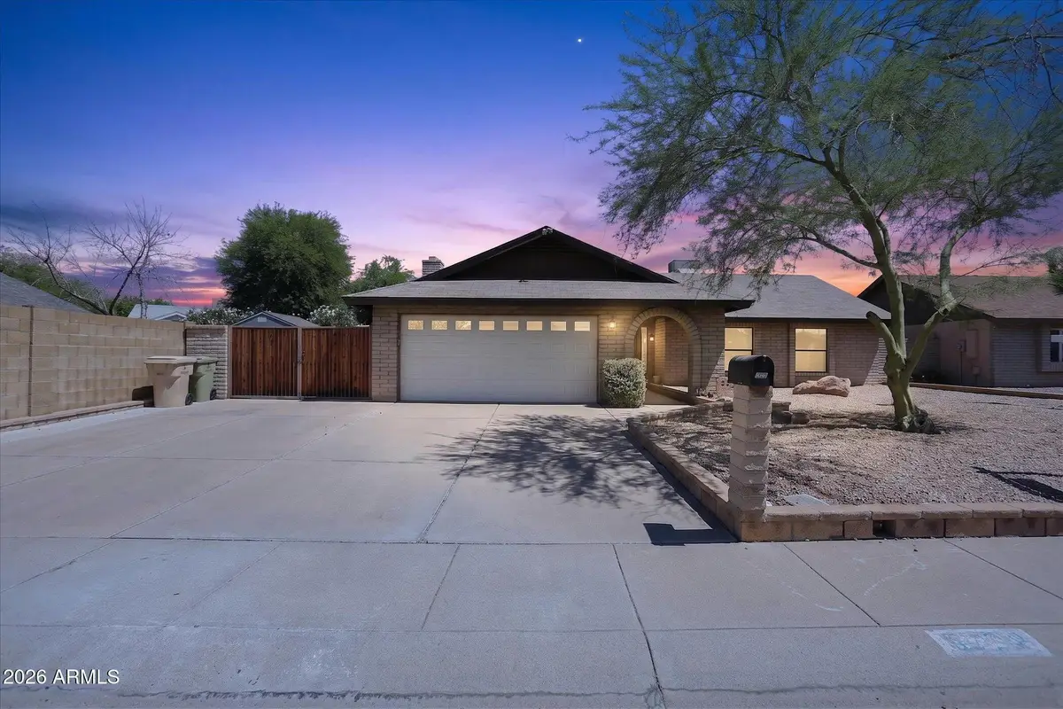 5220 W Beverly Lane, Glendale, AZ 85306 - #1